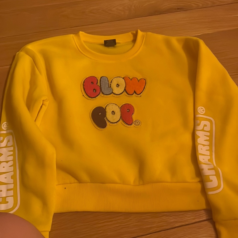 vintage yellow crewneck